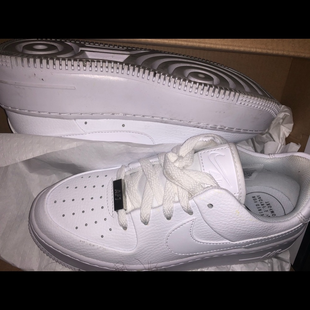 Sage low Air Force 1s